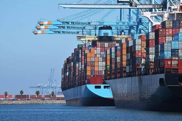 Tâches aux États-Unis, Trump: "Pas de taux d'or". Moyenne: "Extension de 90 jours à la Chine"
