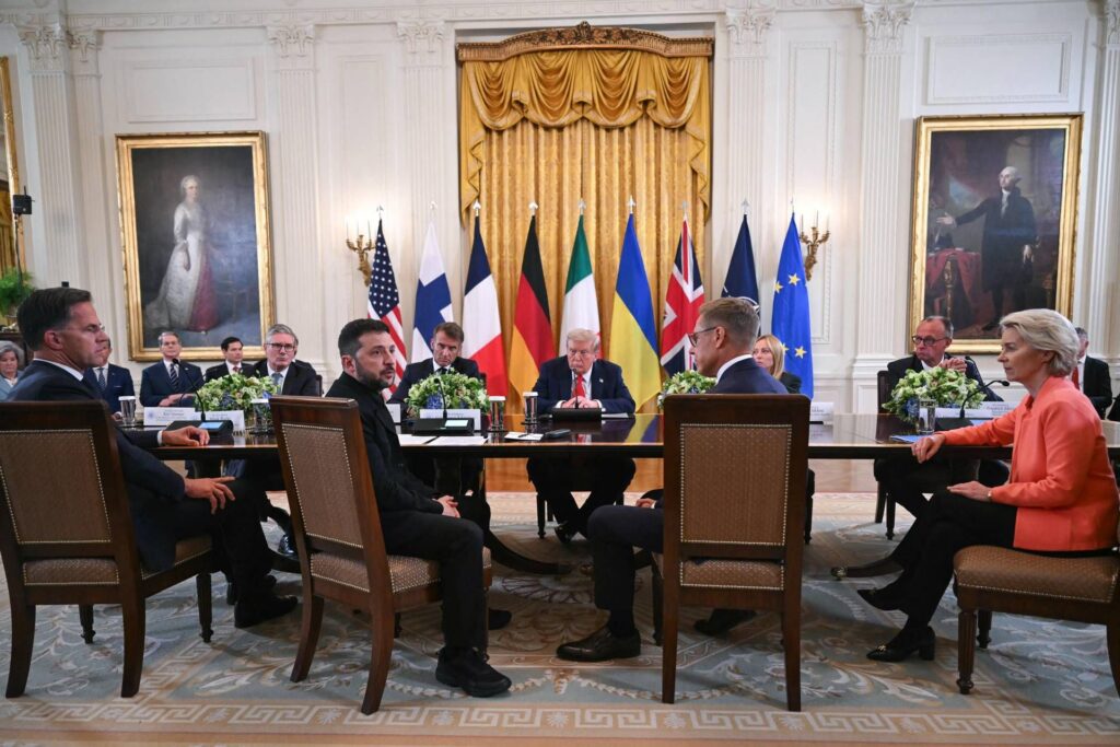 Ukraine-Russia, Macron: "Vertice Poutine -Zeky Dans le pays neutre, j'aimerais Genève"