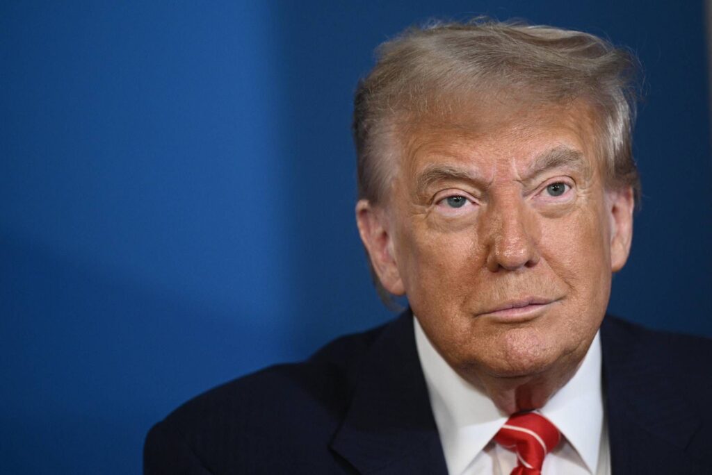 Ukraine, Trump: "Zelensky peut immédiatement mettre fin à la guerre, abandonner la Crimée et né"