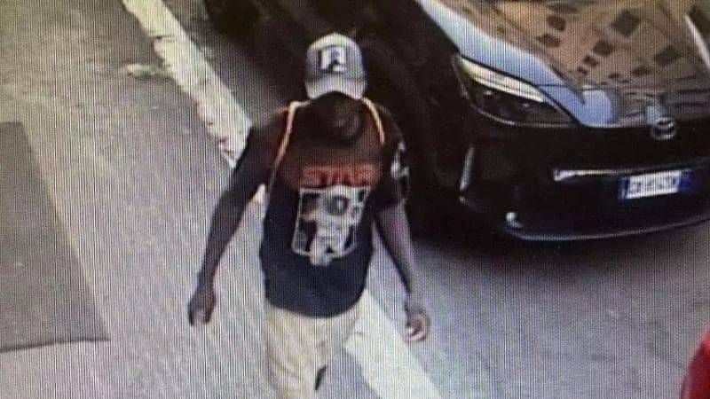 Violée dans le parc à Rome, l'attaquant s'est arrêté: "J'ai été drogué"