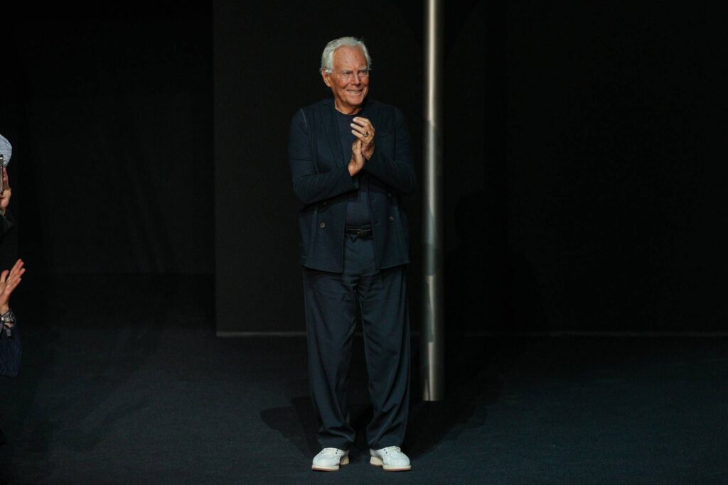 Giorgio Armani, The Funeral le lundi après-midi: les magasins et restaurants en Europe ont fermé pour le deuil