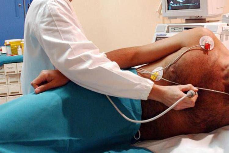 Au début de «le cœur de tous», les cardiologues offrent une projection dans les centres Caritas