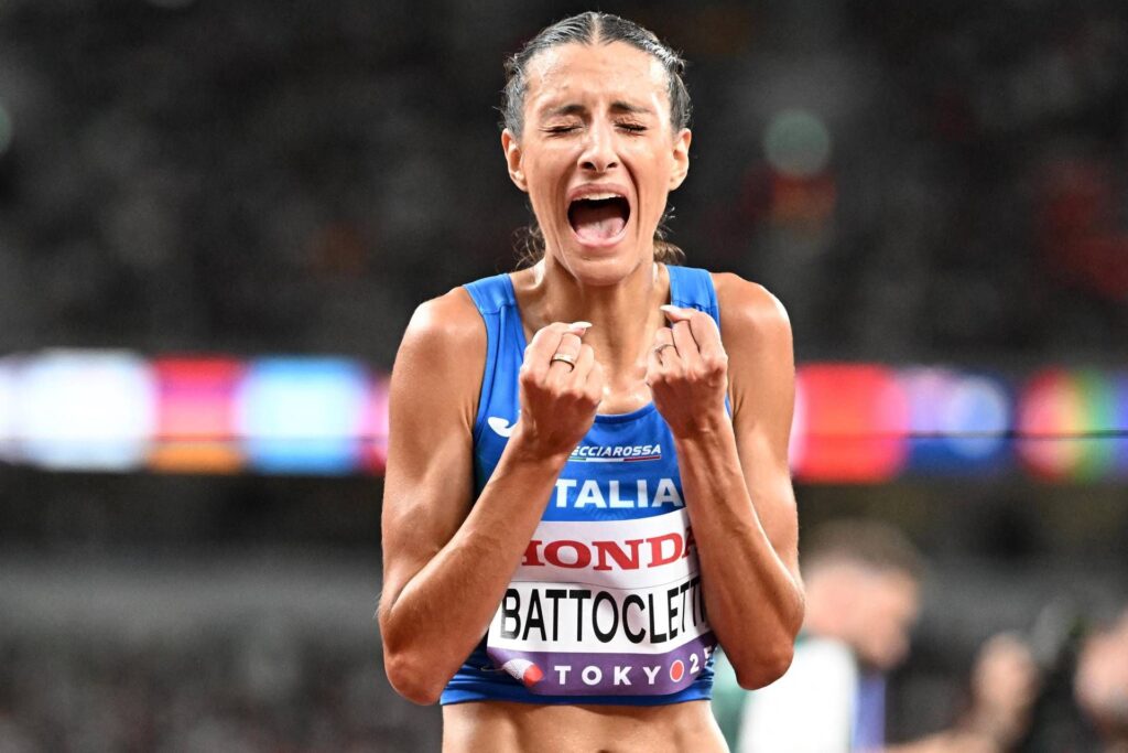 Coupe du monde athlétique, Silver Battocletti en 10 000 et forgerons en bronze en poids