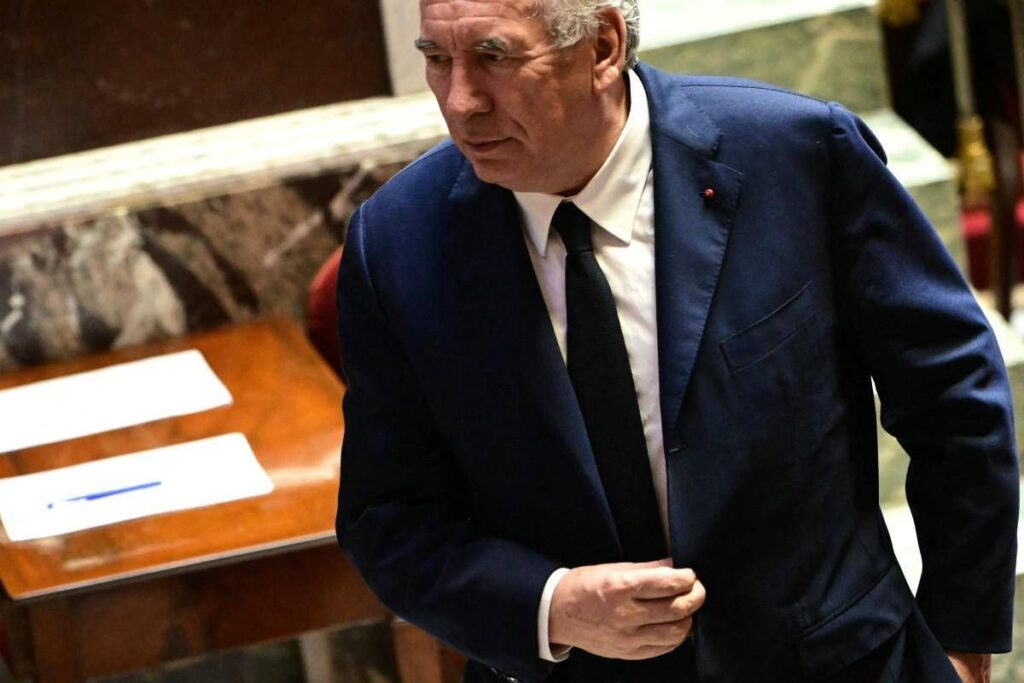 France, le gouvernement de Bayrou tombe. Macron: "Successeur de rendez-vous dans les prochains jours"