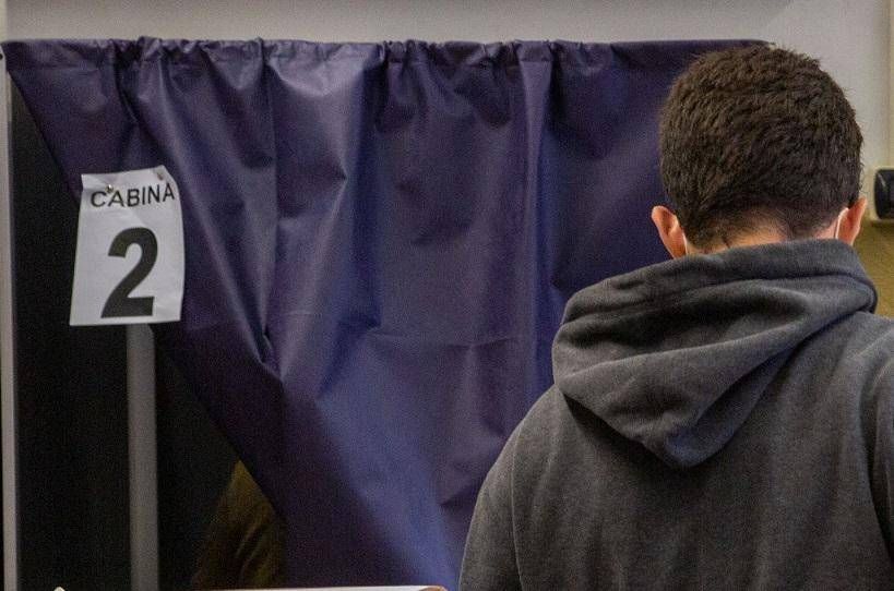 Les élections régionales, dans la marche à 12, sont de 10,59%. Dans Valle d'Aosta, il est de 21,68%