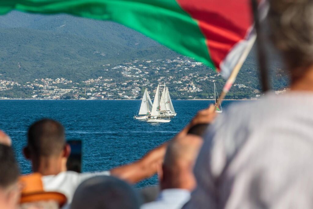 Mattarella dans la flottille: "Ne risquez pas la sécurité, la médiation acceptée". Pas de militants mais le porte-parole vole en Italie