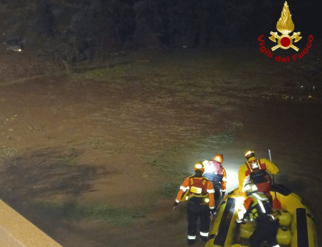 Mauvais temps dans le nord, orages et inondations: inconvénient dans la véniéto et la friuli. Parcs fermés à Gênes