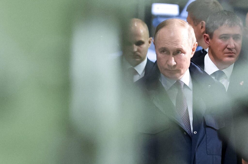 Navire allemand russe Jet Sorvola: "Poutine provoque l'OTAN". Von der Leyen: "Pour décomposer la chasse? Option sur la table"