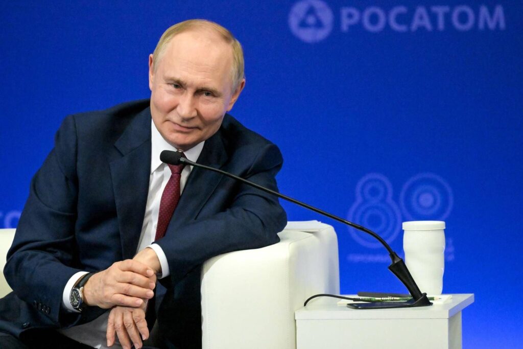 Poutine prévient l'Occident: "Toute troupe étrangère en Ukraine serait cible"