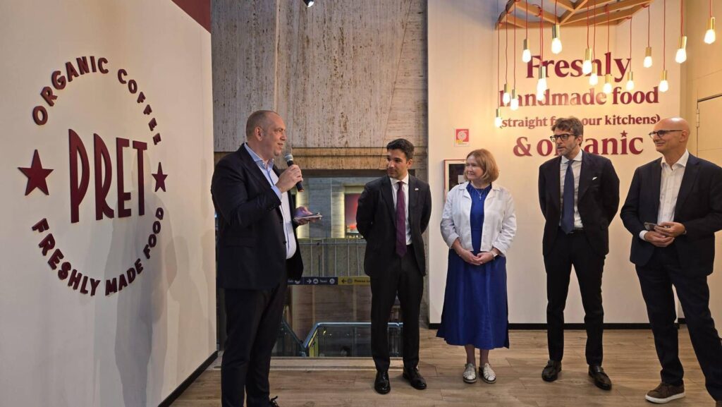 Pret a Manger atterrit à Milan Central, d'abord absolument dans une station italienne