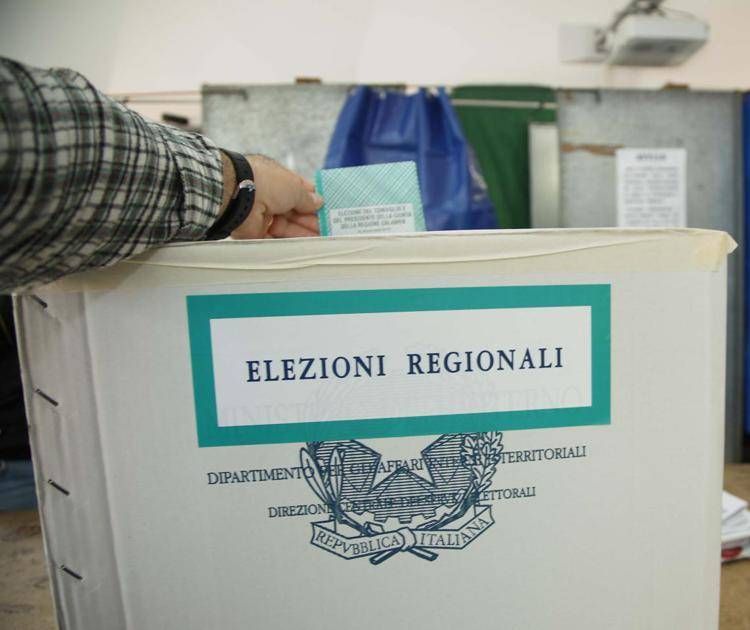 Régional, le centre - le droit prend du temps: toujours aucun nom, la vénito et les nœuds de Campania ne restent