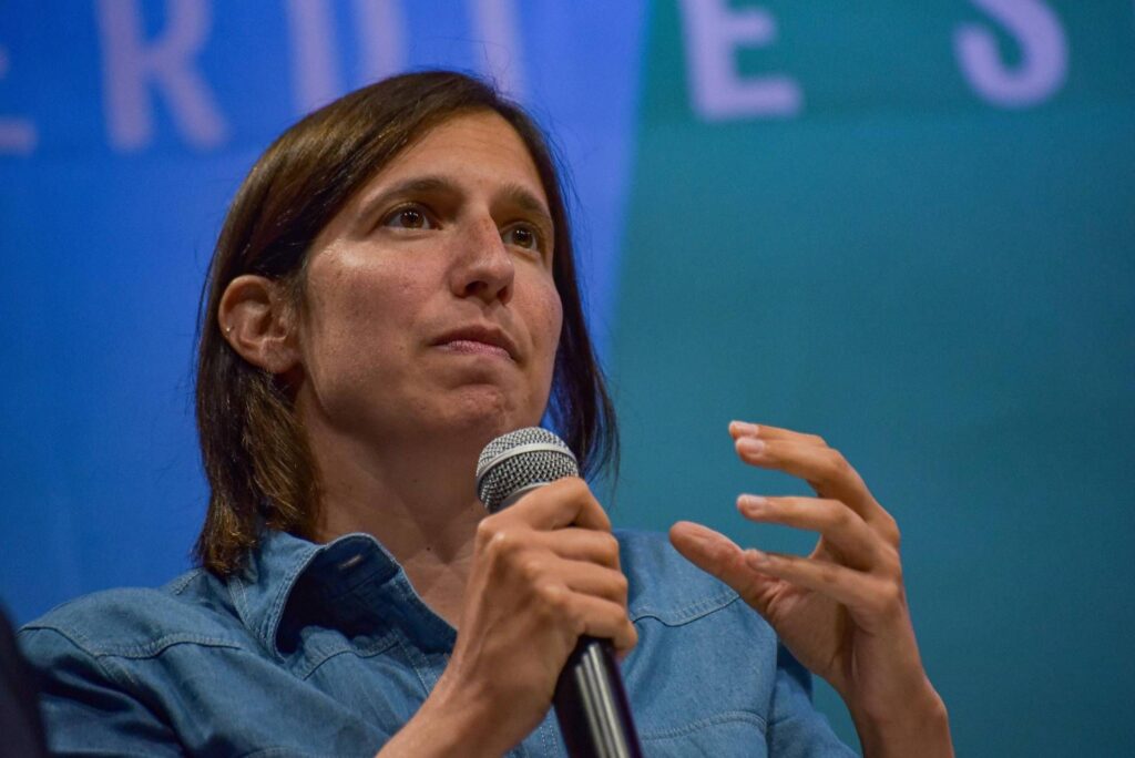 Schlein à Cernobbio: "Les fonctions ont disparu du débat, le gouvernement minimise les impacts"