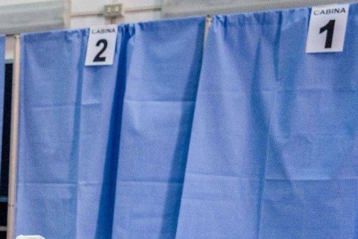 Élections régionales en Calabre, les urnes s'ouvrent jusqu'à 15 h, puis les opérations nues