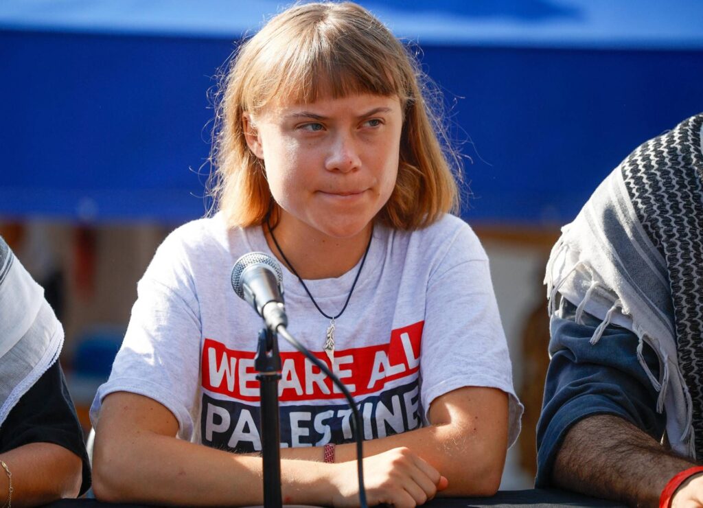 Flotilla, Tajani: "Les derniers Italiens partiront demain pour Athènes". Mauvais traitements sur Greta Thunberg, Israël nie