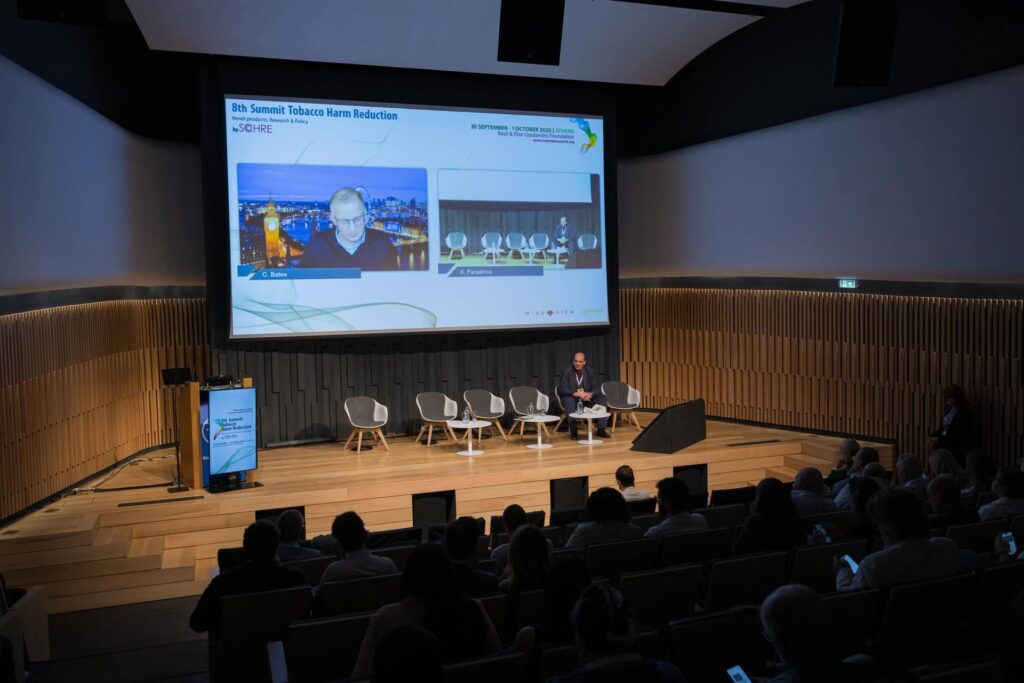 Fumer, Bates: "Qui n'est pas politique à le réduire, vous avez besoin d'un changement de stratégie"