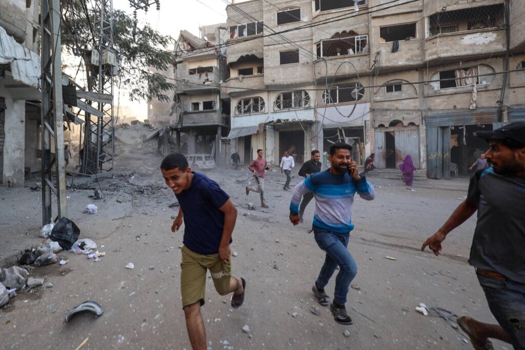 Gaza, al-Jazeera : attaque de Tsahal au centre de la bande. Le Hamas livre le corps d'un otage