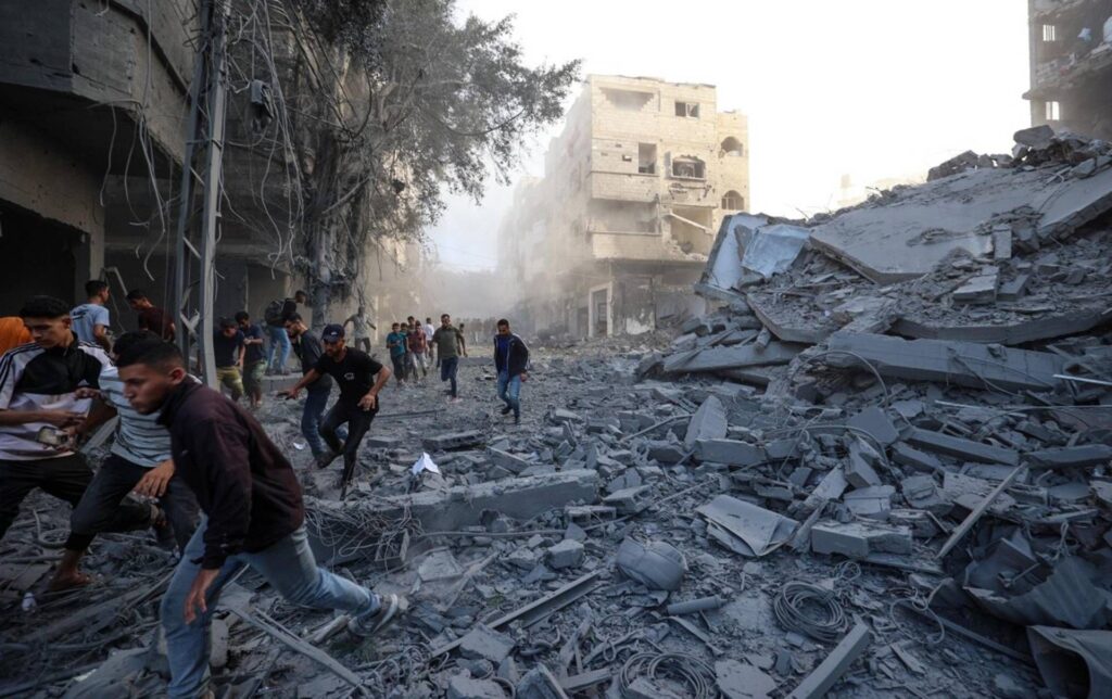 Gaza, le cessez-le-feu revient après les raids. Les envoyés de Trump en Israël aujourd'hui