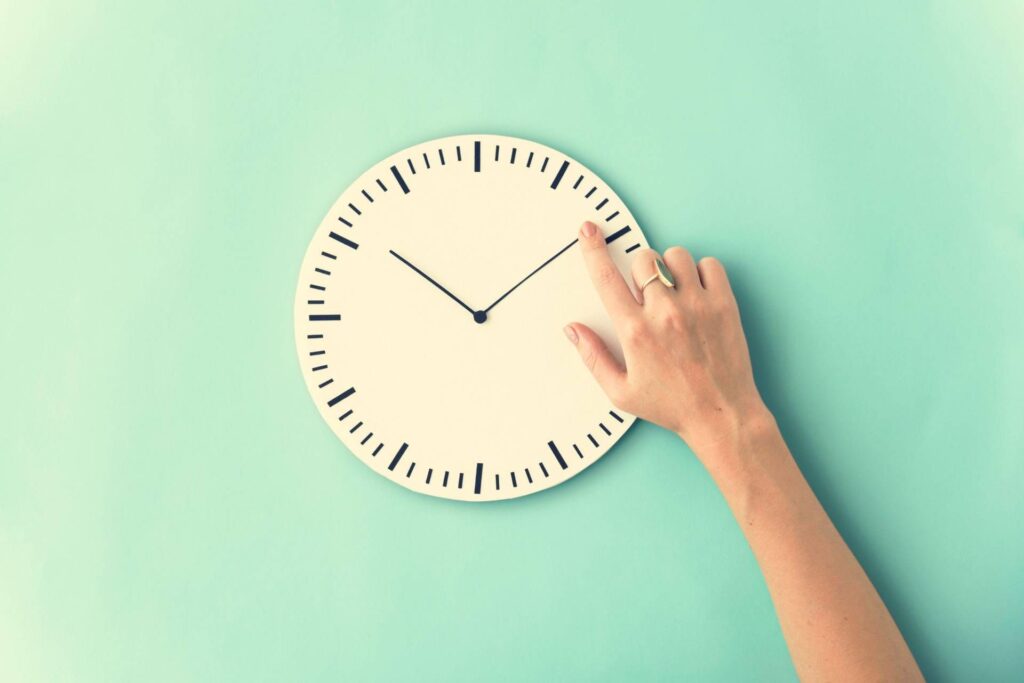 Heure d'hiver, effet du fuseau horaire sur l'horloge biologique : quels aliments choisir et quand les manger
