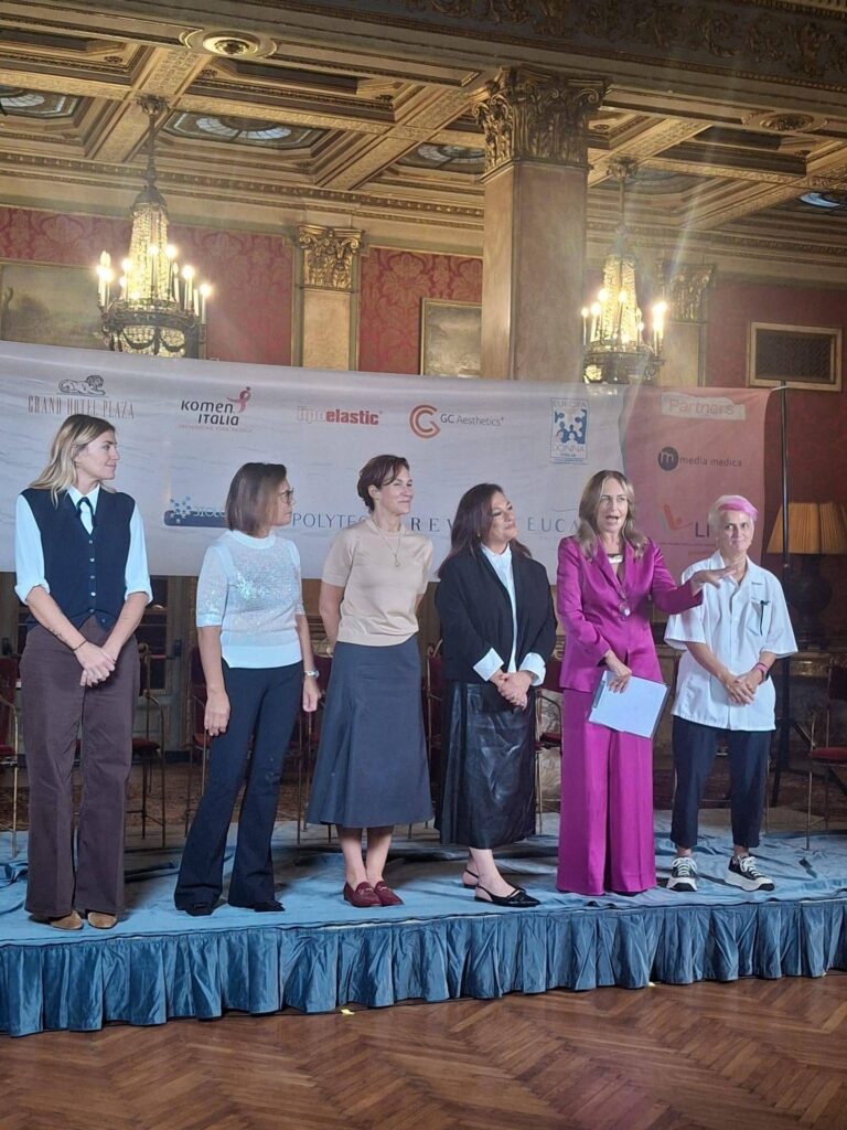 Lors du « Bra Day » Sicpre 2025 de Rome, se voir « comme avant » le cancer du sein est important pour retrouver la vie