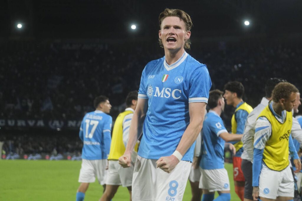 Naples-Inter 3-1, Conte réussit un triplé et reprend la première place