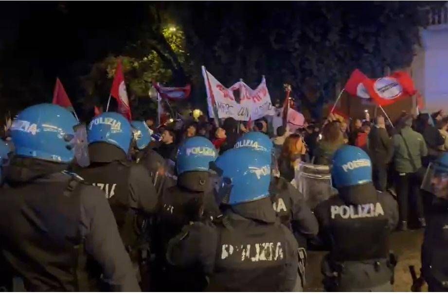 Rome, tension à la marche Pro Pal : canons à eau sur les manifestants