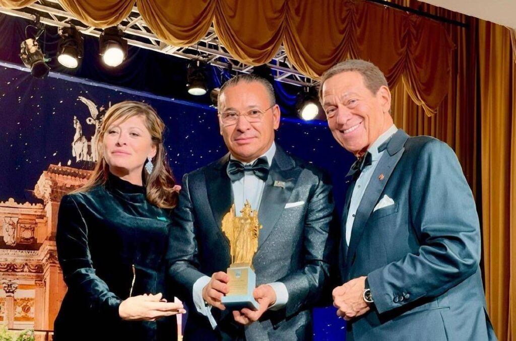 Santé, Kamel Ghribi reçoit le prix Dea Roma au gala de la Niaf