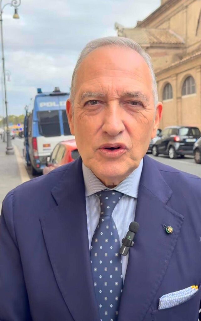 Sauver le NHS, la proposition de Vaia : « Il doit être renforcé, pas affaibli, nous avons besoin d'une protection sociale intégrée, moderne et humaine »