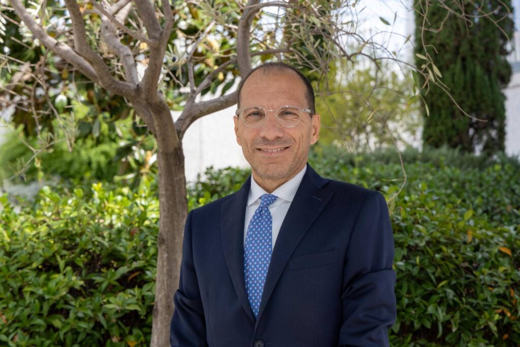 Serveur, Emilio Gagliardi nouveau président en Italie