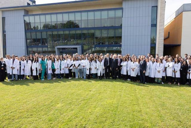 Tumeurs, la présidente Mattarella visitant le CNAO de Pavia