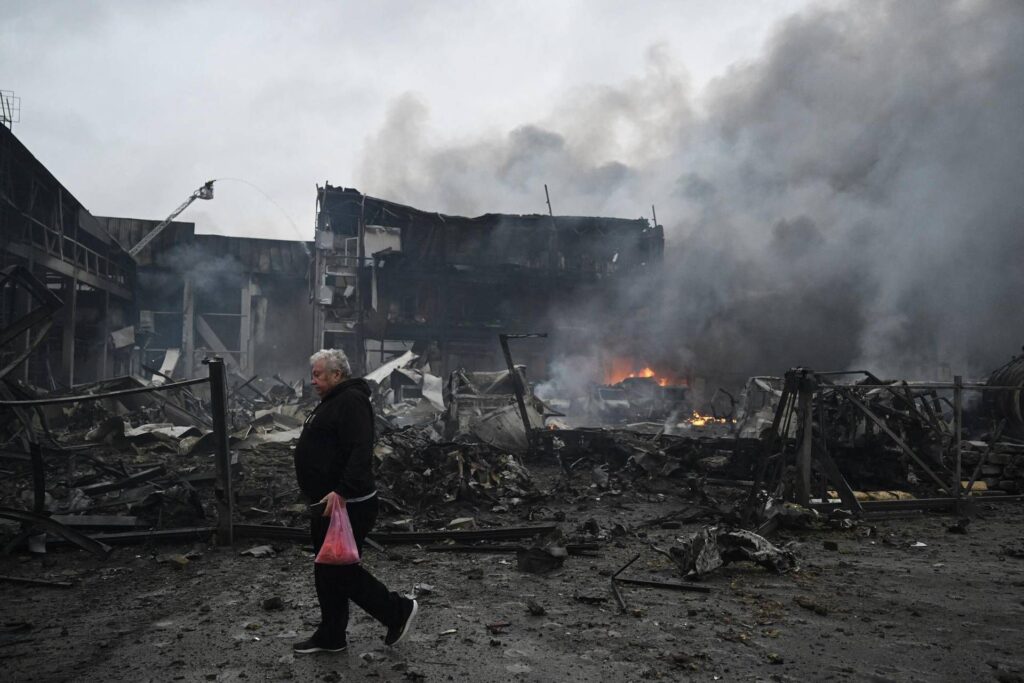 Ukraine, encore des drones russes contre Kiev : morts et blessés dans la capitale