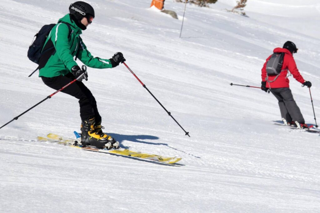 En sécurité sur les skis, médecin-physiatre : "Des adultes aux moins de 18 ans sur les pistes, s'entraîner ou craquer sérieusement"