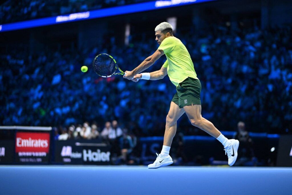 Finales ATP, Alcaraz revient de Fritz et "voit" la demi-finale - Revivez le match