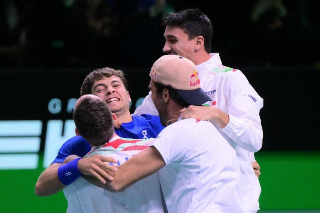 L'Italie rêve, bat l'Espagne avec Berrettini-Cobolli et remporte la Coupe Davis