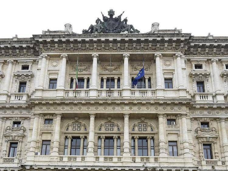 La justice et la cassation admettent les demandes de référendum