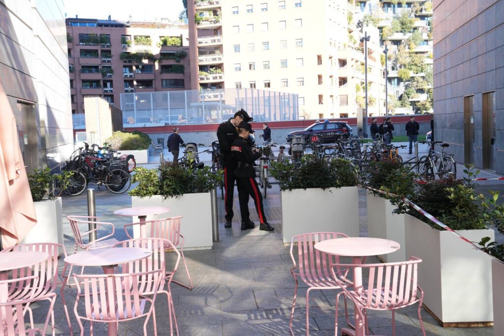 Milan, une femme poignardée sur la Piazza Gae Aulenti