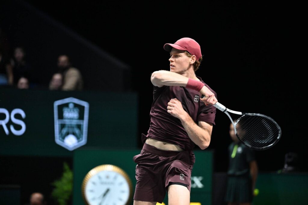 Paris, Sinner « marche » contre Shelton et s'envole en demi-finale contre Zverev