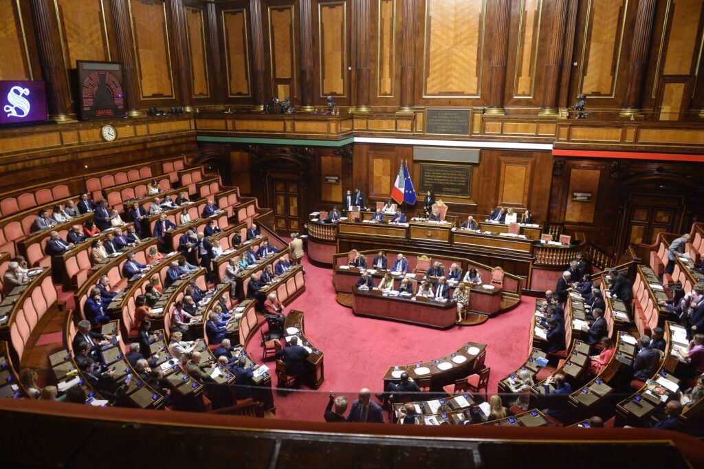 Projet de loi anti-viol, revers au Sénat et tempête de l'opposition : "Le pacte Meloni-Schlein refusé"