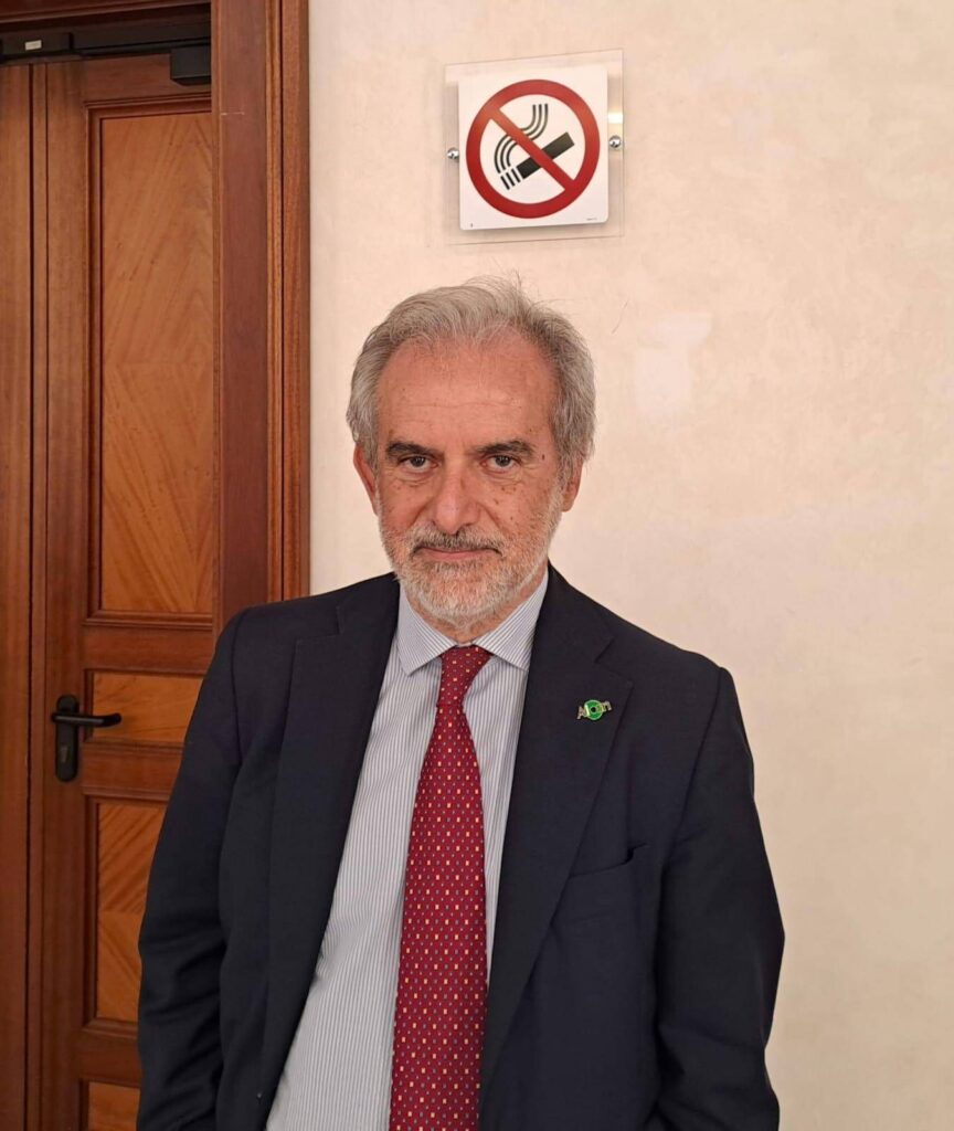 Tabagisme : Perrone (Aiom), « en Italie, cela provoque 93 000 morts par an, un massacre qui coûte 25 milliards au NHS »