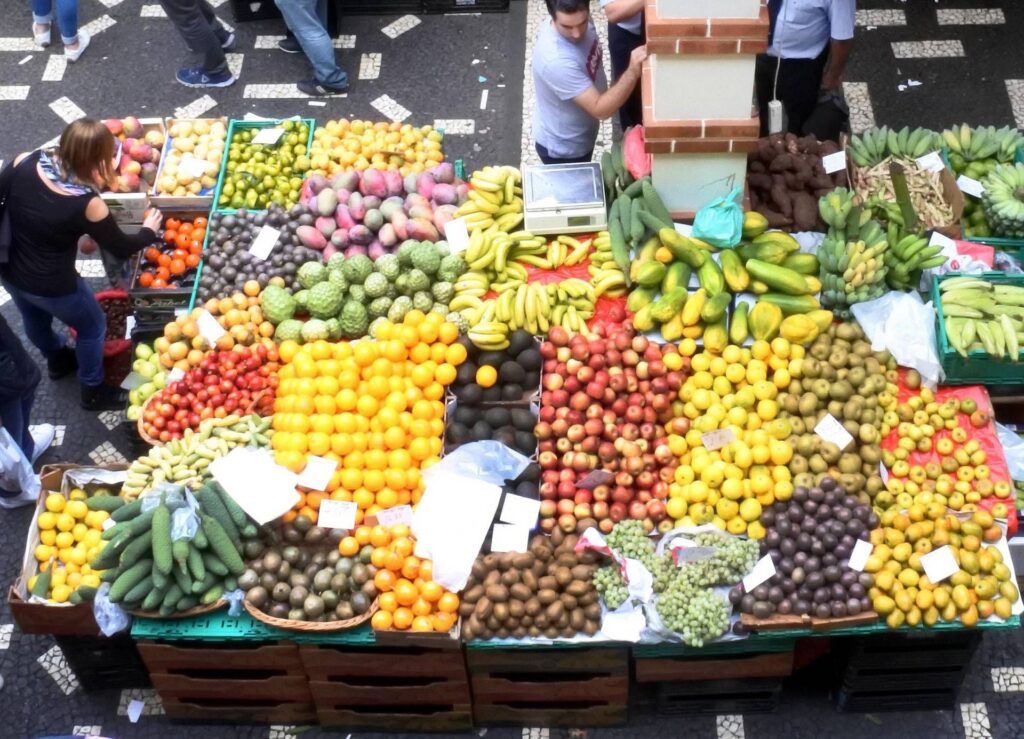 Trump abaisse les droits de douane sur la viande, les bananes, le café et les tomates