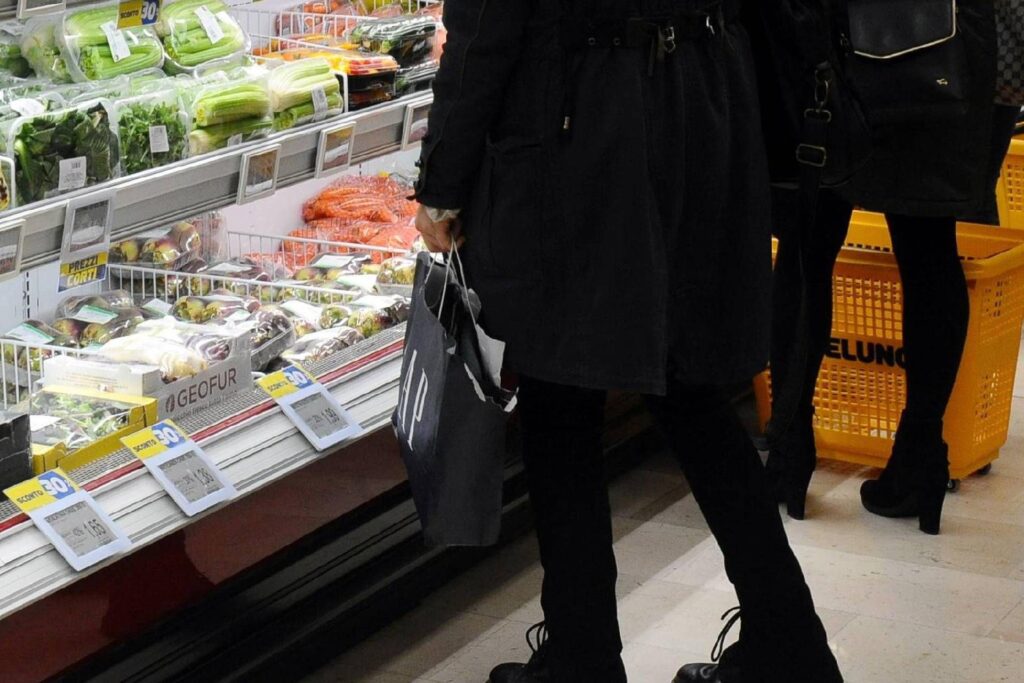 Des œufs au thon, la date de péremption permet d'éviter les risques mais le bon sens compte