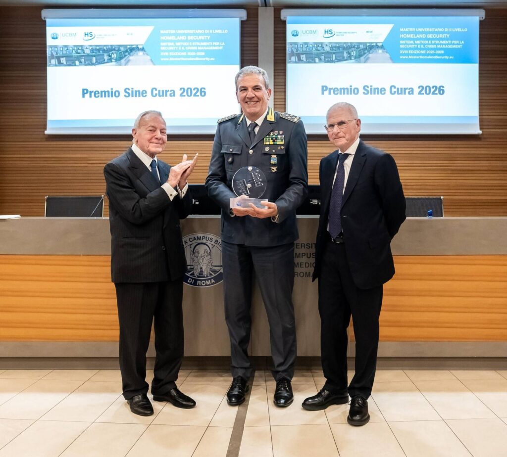 Campus Bio-Medico Université de Rome, prix Sine Cura au Général Andrea De Gennaro