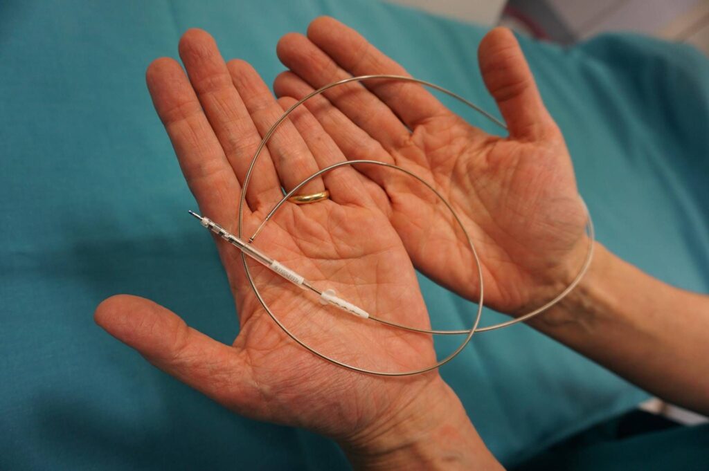 Médecine, « fil » de 1,5 mm d'épaisseur contre la mort subite d'origine cardiaque, premières interventions à Bergame