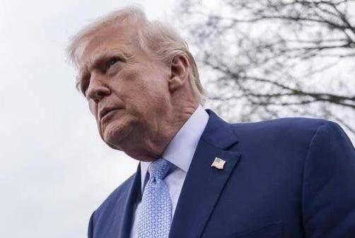 Trump entre négociations et attaque sur l'île de Kharg, l'Iran renforce ses défenses