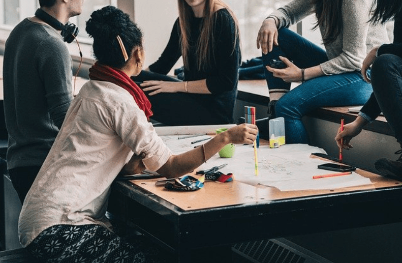La médecine en Albanie se développe, 500 nouveaux étudiants par an et synergie avec l'Italie sur One Health