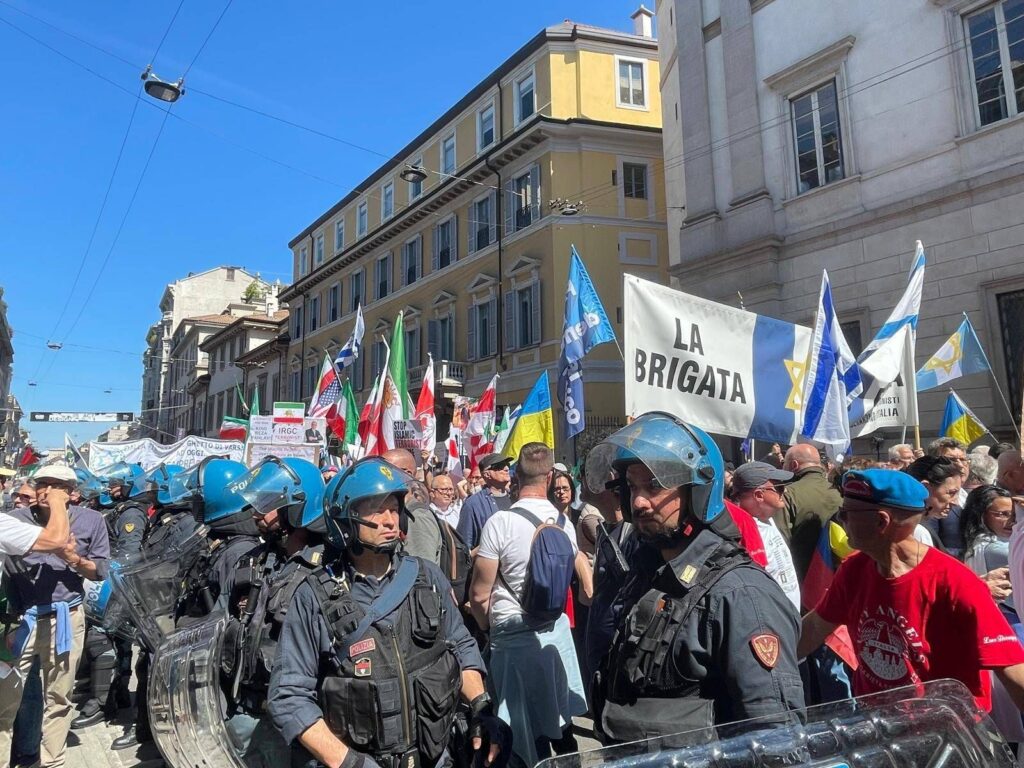 Le 25 avril, la Brigade juive conteste à Milan. Fiano : "Ils nous ont crié 'il vous manque des savons'"
