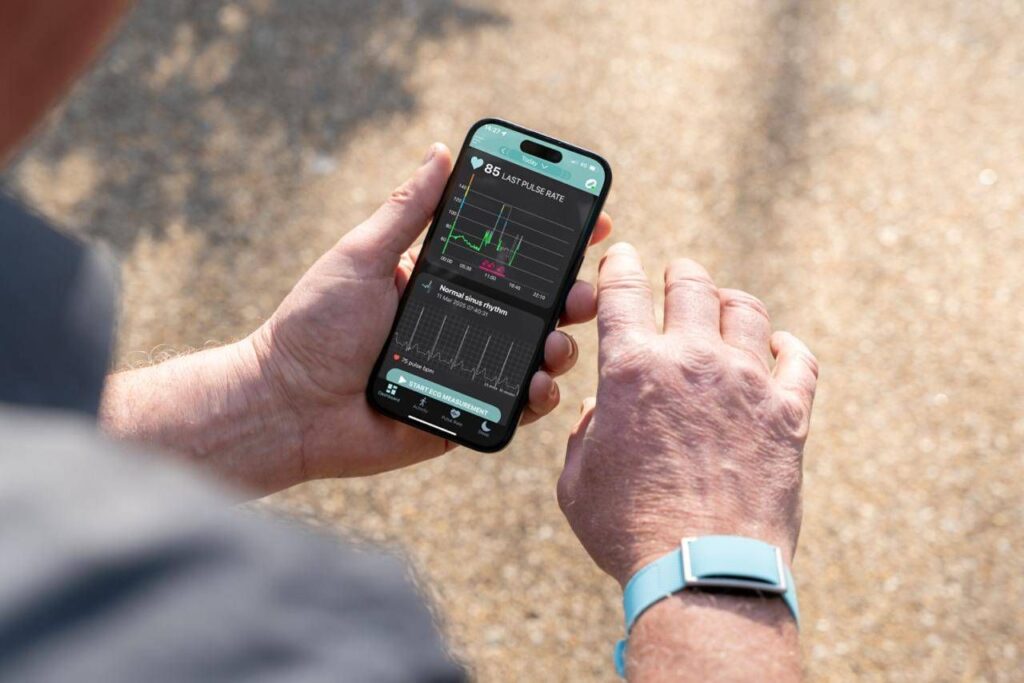 Le bracelet de haute technologie détecte les paramètres et avertit, la Policlinico Umberto I Rome est la première à l'adopter