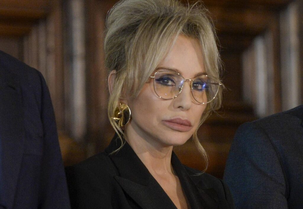 Marina Berlusconi : "Mon entrée dans le domaine ? Fantasmes. Attaques du Fait par des hommes des cavernes"