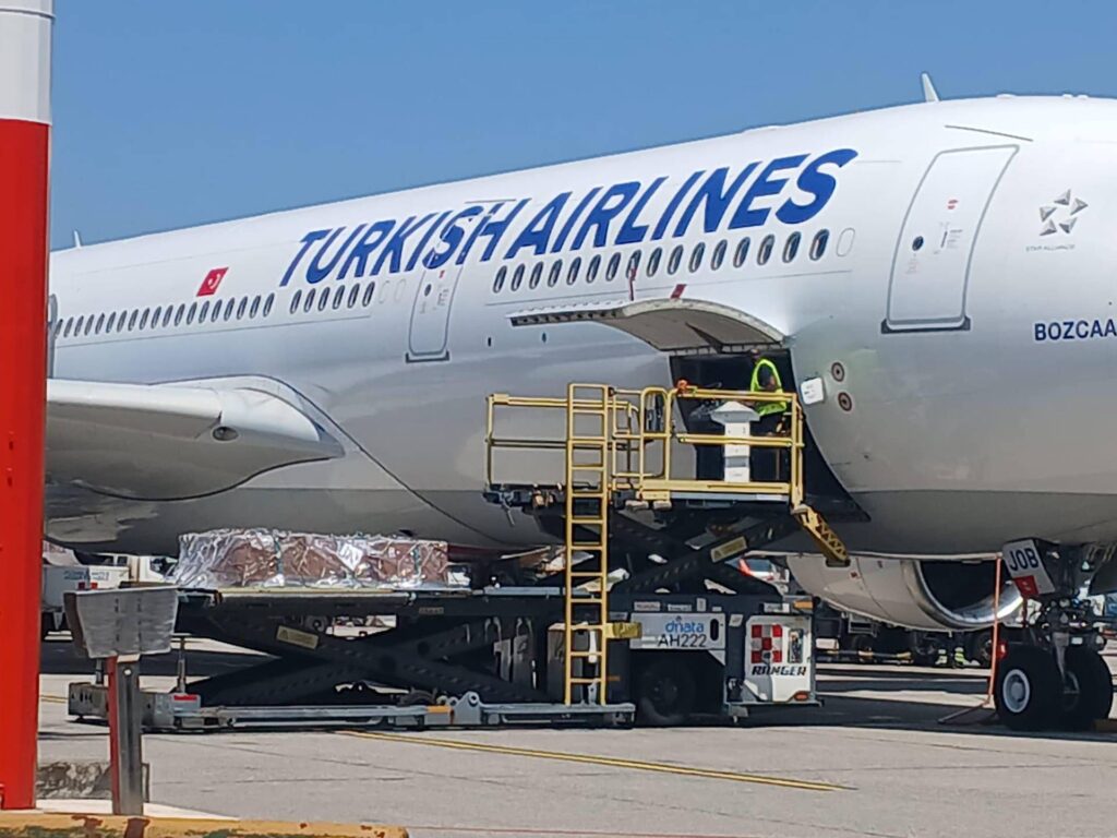 Des plongeurs morts aux Maldives, le vol avec les 4 corps à bord a atterri à Malpensa