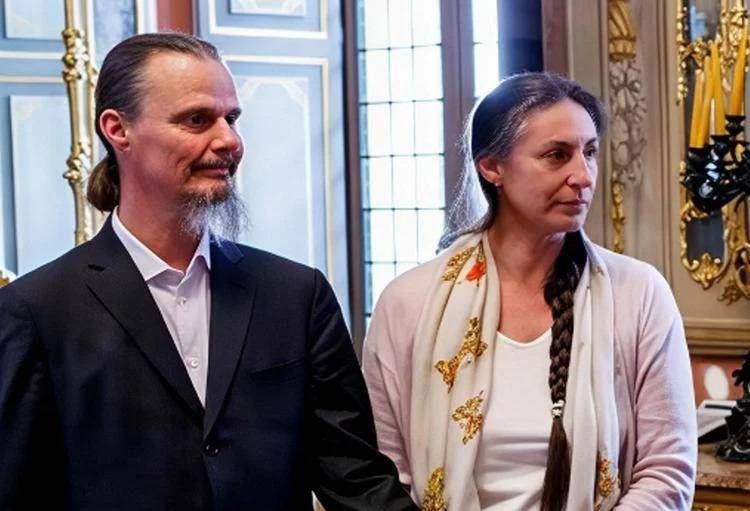 Famille dans les bois, les avocats renoncent au mandat. Le recours de Catherine rejeté : elle ne peut pas retourner au domicile familial avec ses enfants