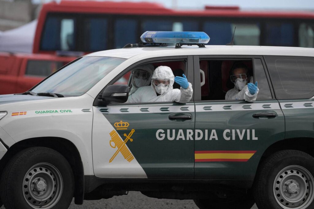 Hantavirus, le navire de la contagion débarque à Tenerife : un citoyen français présente des symptômes